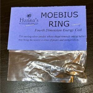 Hanna's Moebius Ring